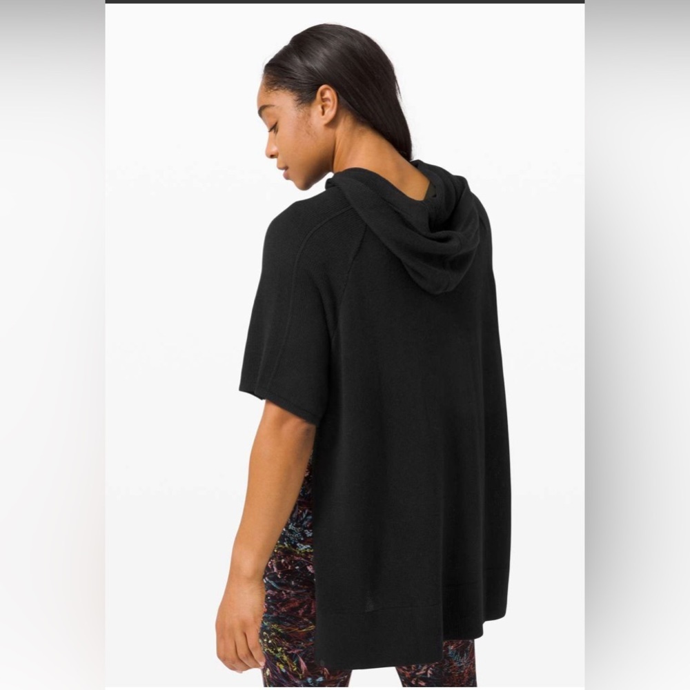 Lululemon 2020 Open Up Poncho in Blk M/L. Excellent Like New! - Picture 1 of 4